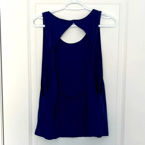 ✨3/10$ NWOT SWS Collection Open Back Muscle Tank - Picture 3 of 4